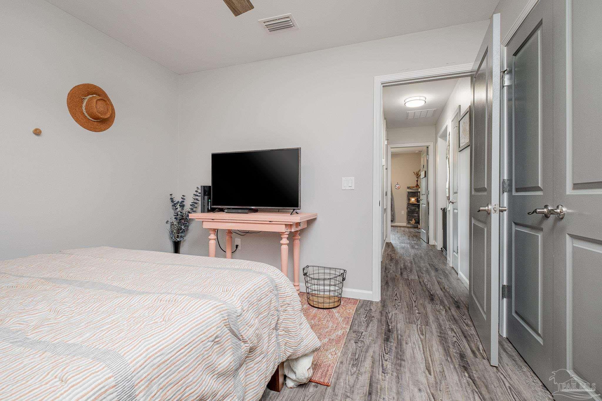 5573 Riviera Drive Milton, FL 32583 - Photo 24 of 31 Gallery Image 24
