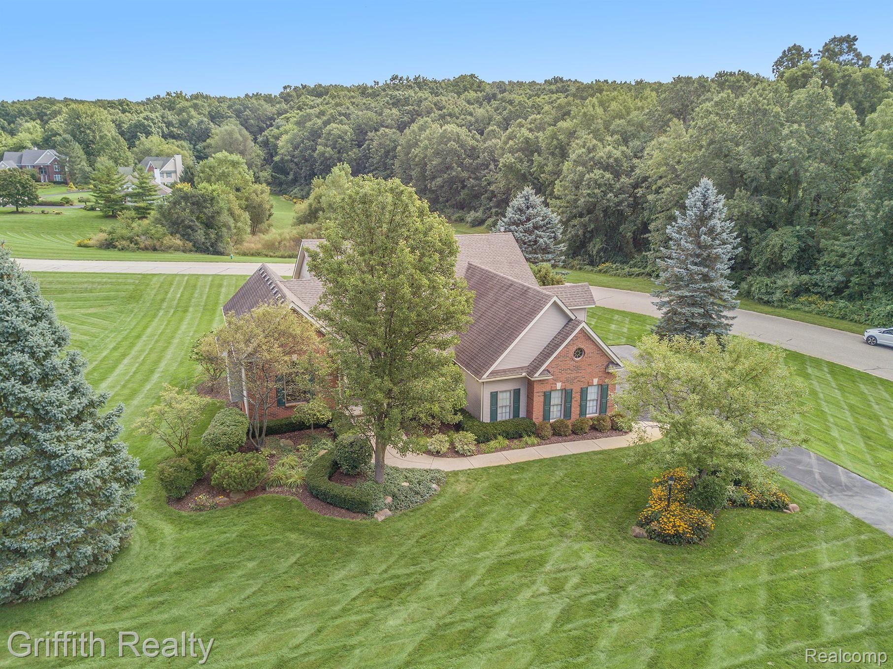 2069 Ricks Court Brighton, MI 48114 - Photo 41 of 49 DJI_0002.jpg