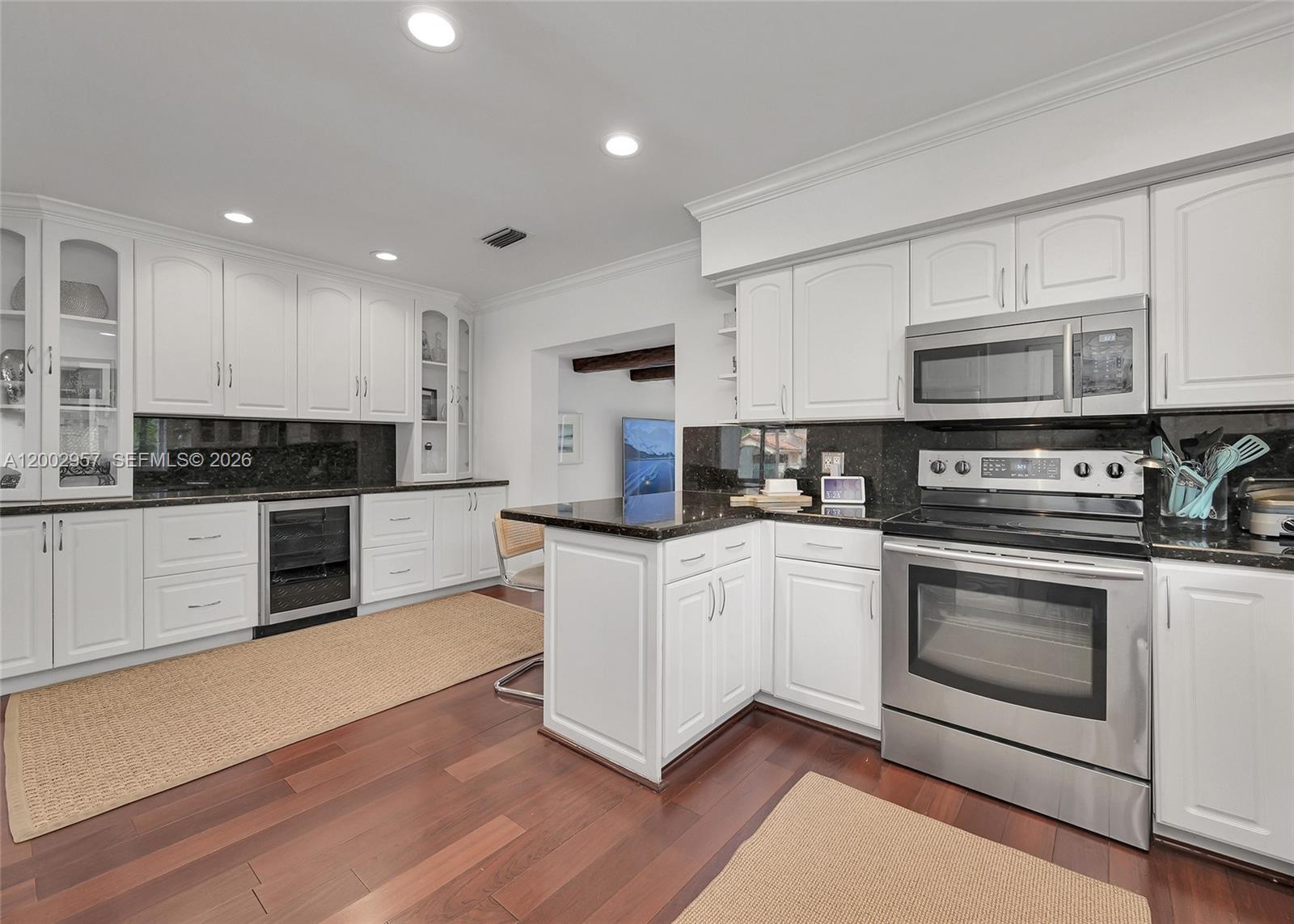 6134 Southwest 28th Street Miami, FL 33155 - Photo 11 of 44