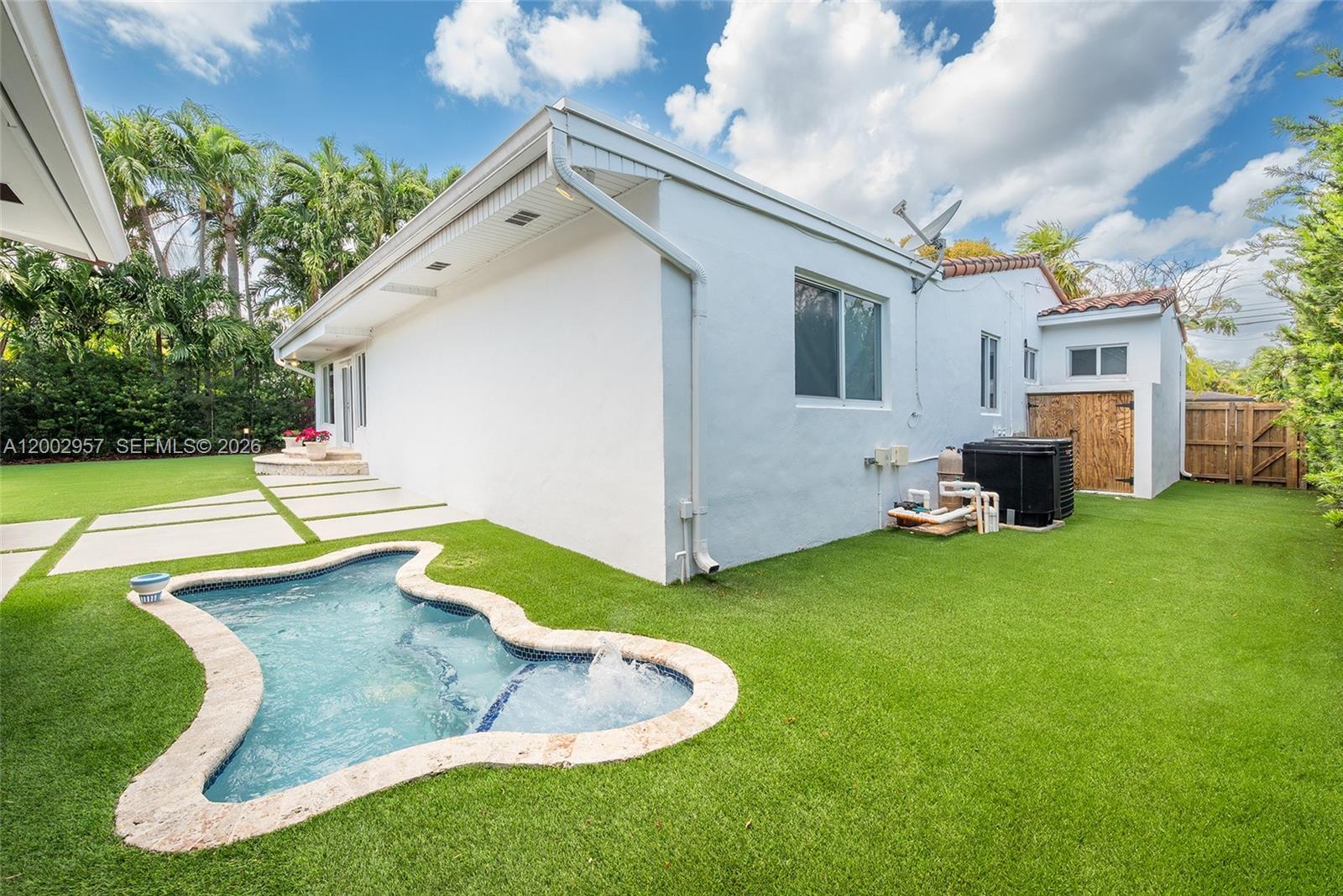 6134 Southwest 28th Street Miami, FL 33155 - Photo 30 of 44