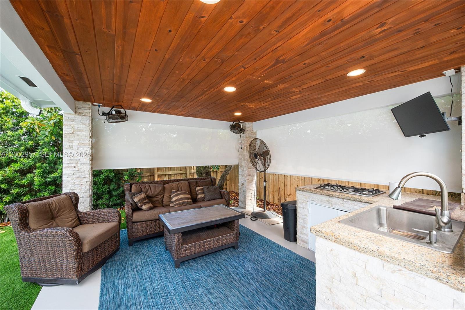 6134 Southwest 28th Street Miami, FL 33155 - Photo 31 of 44