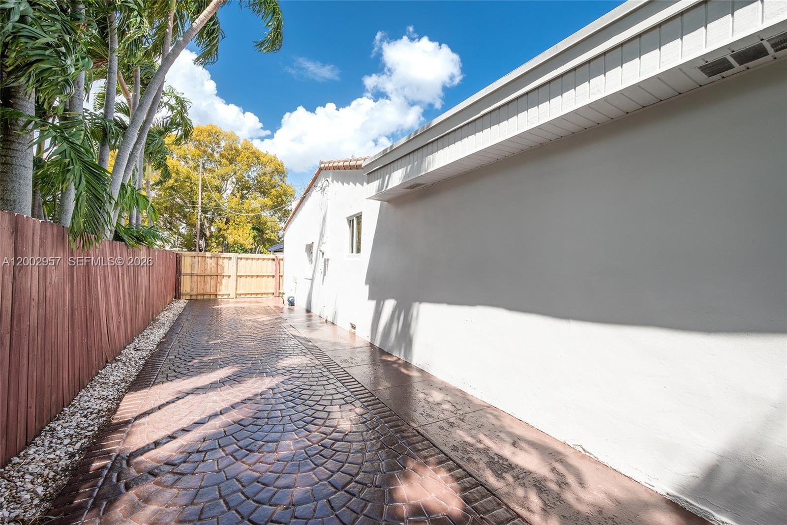 6134 Southwest 28th Street Miami, FL 33155 - Photo 40 of 44