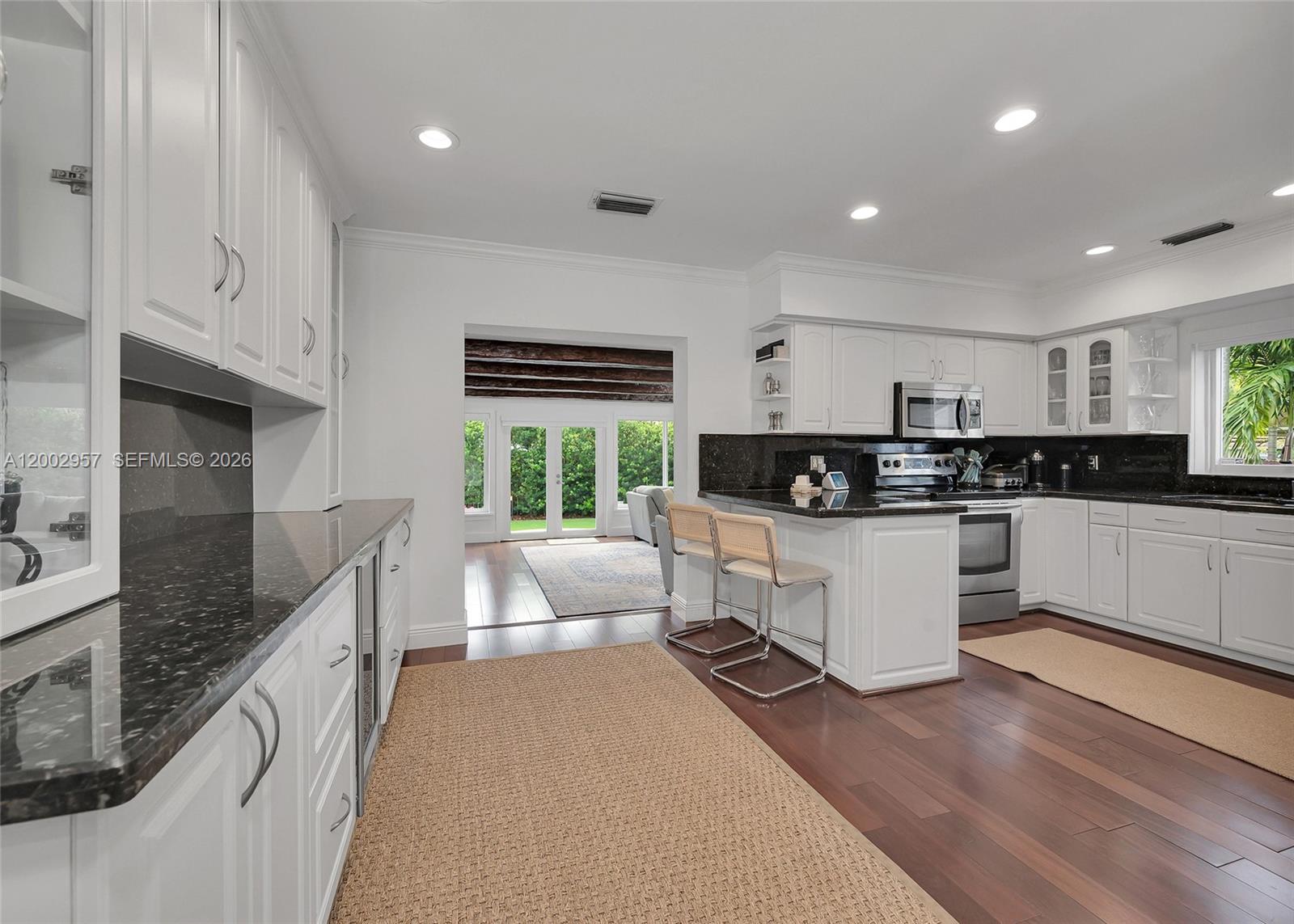 6134 Southwest 28th Street Miami, FL 33155 - Photo 8 of 44