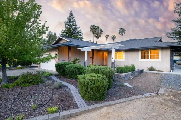 $899,950 | 5288 Daniel Drive, Rohnert Park, CA 94928