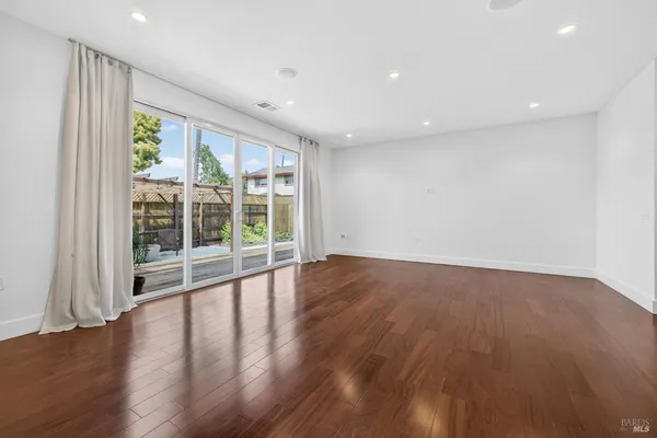 $899,950 | 5288 Daniel Drive, Rohnert Park, CA 94928