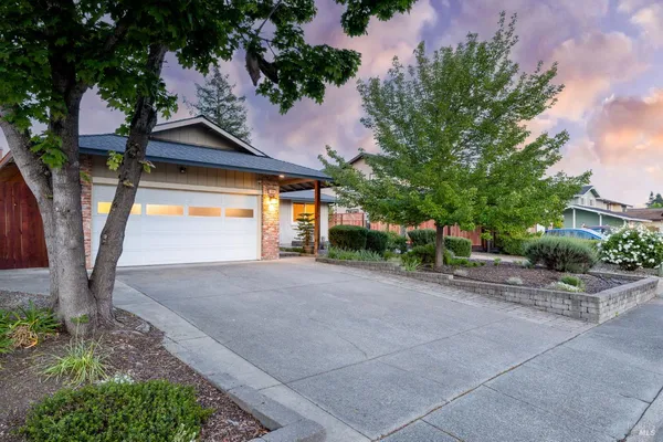 $899,950 | 5288 Daniel Drive, Rohnert Park, CA 94928