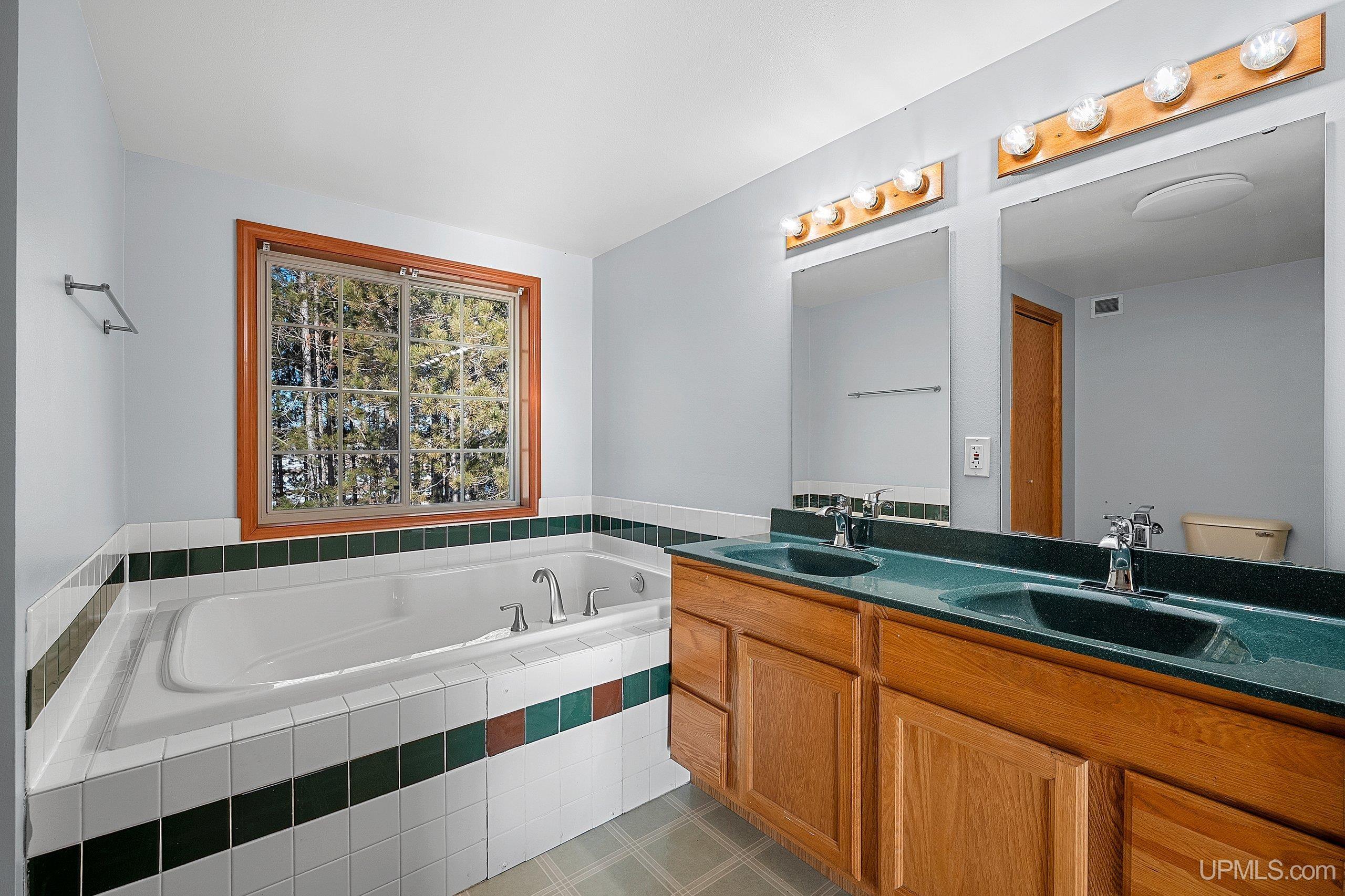 985 Van Ginkel Road Niagara, WI 54151 - Photo 19 of 26