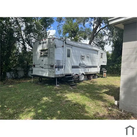 $900 | 3004 East Yukon Street, Unit B, Tampa, FL 33604