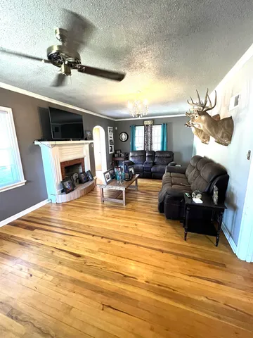 $124,900 | 413 South 6th Street, Kiowa, KS 67070