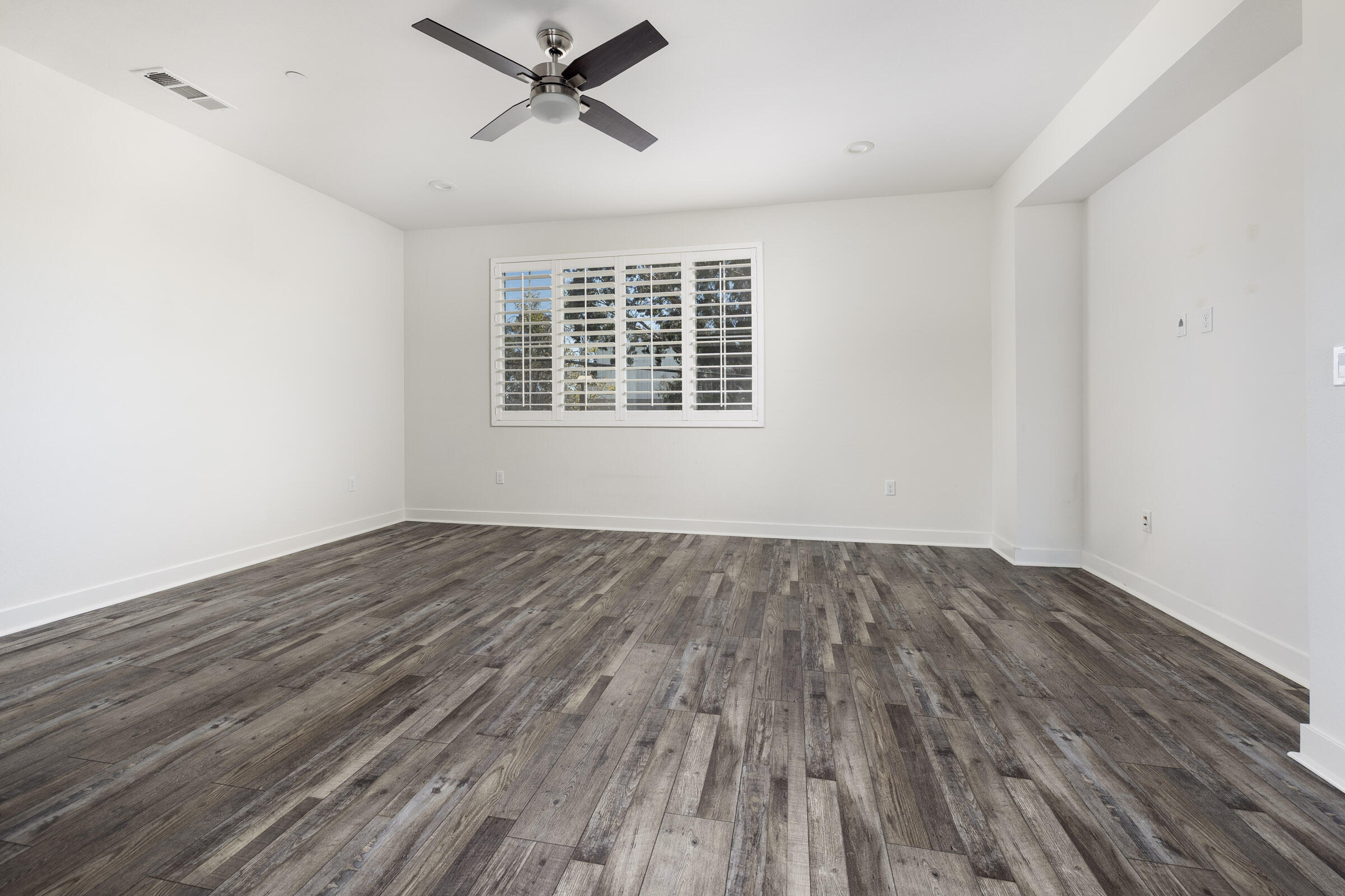 5685 Surfrider Way, Unit 105 Goleta, CA 93117 - Photo 14 of 29 Living Room
