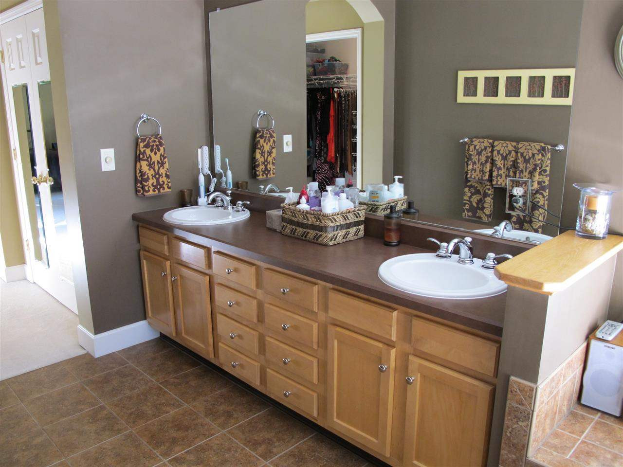 20 Fairhill Road Clifton Park, NY 12065 - Photo 15 of 25 Photo 15