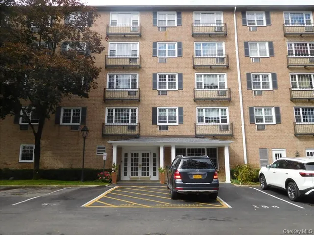 $2,250 | 2 Consulate Drive, Unit 1P, Tuckahoe, NY 10707