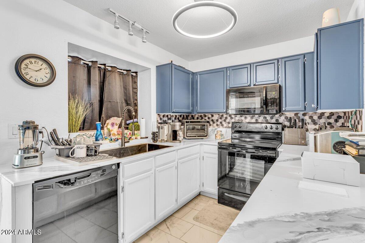 8111 West Wacker Road, Unit 113 Peoria, AZ 85381 - Photo 11 of 16 DSC05039