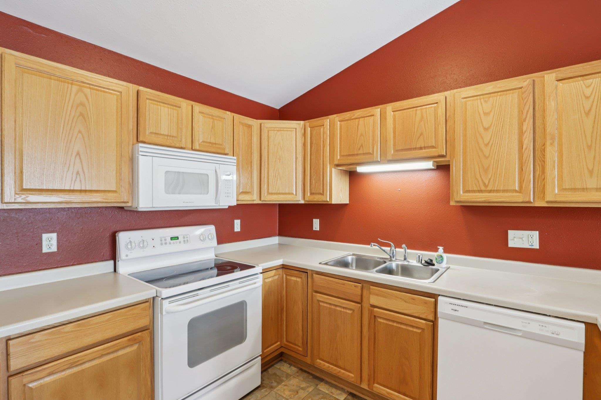 1608 Commonwealth Drive Fort Atkinson, WI 53538 - Photo 12 of 36