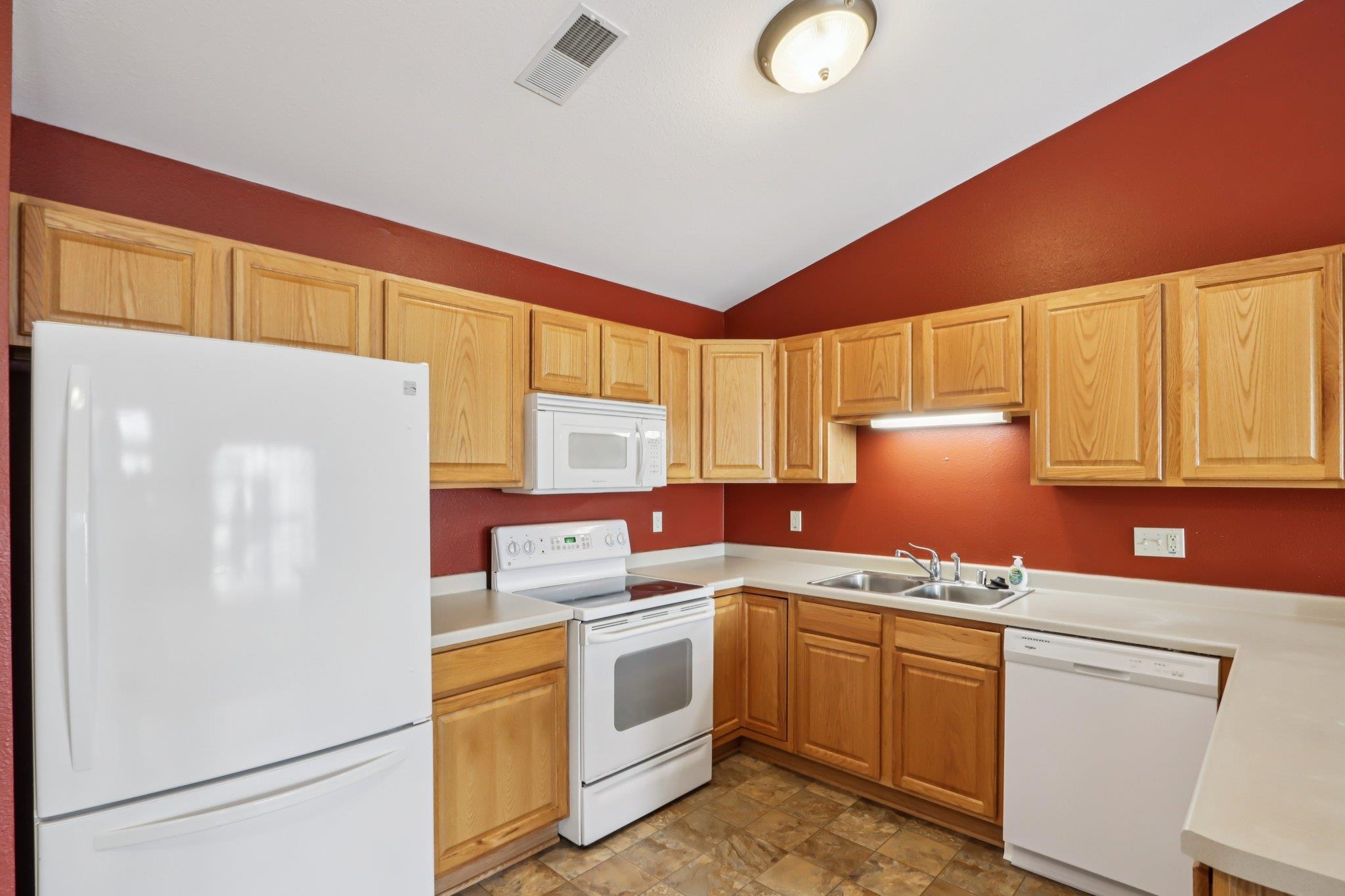 1608 Commonwealth Drive Fort Atkinson, WI 53538 - Photo 15 of 36