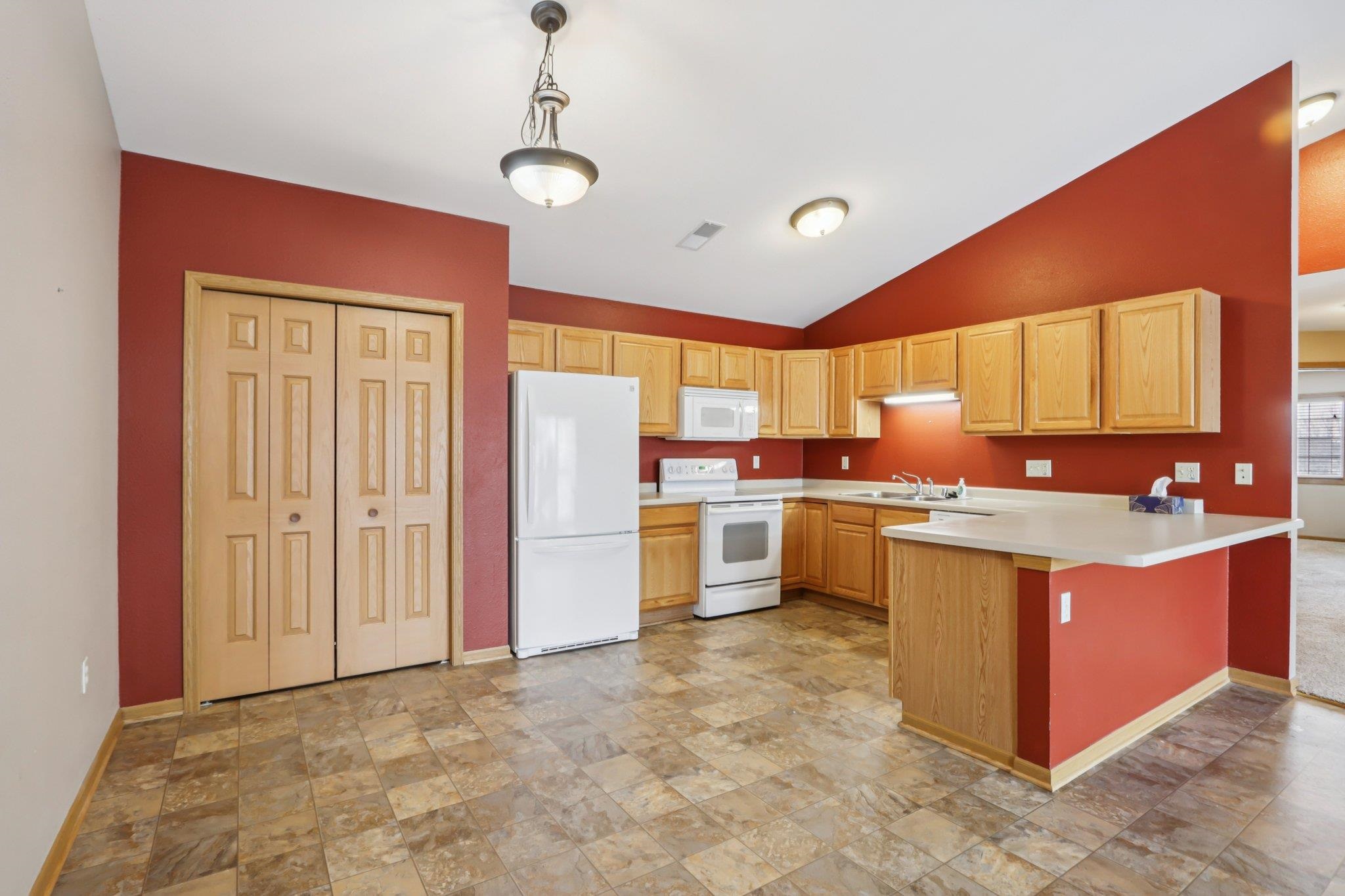 1608 Commonwealth Drive Fort Atkinson, WI 53538 - Photo 16 of 36