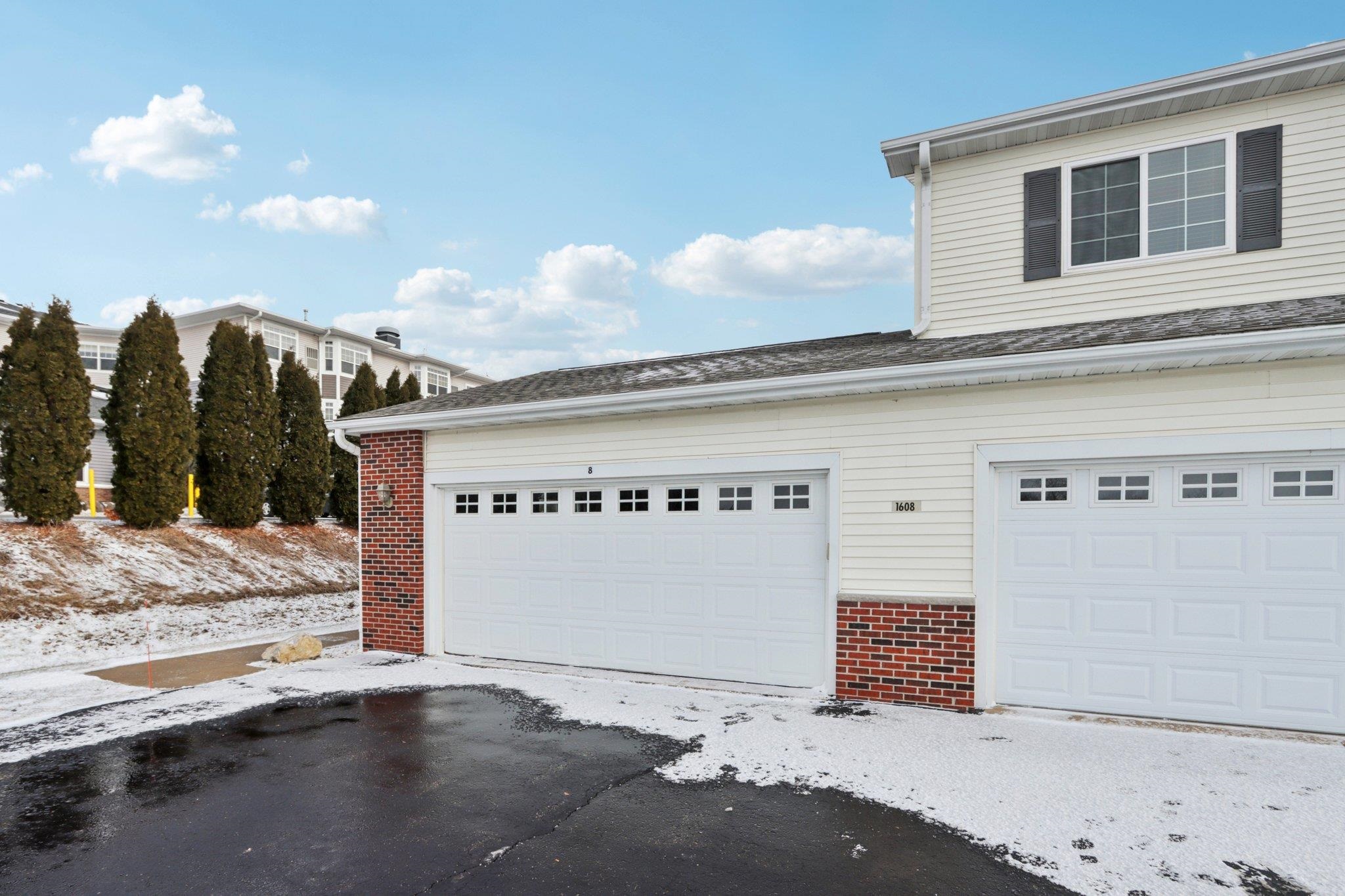 1608 Commonwealth Drive Fort Atkinson, WI 53538 - Photo 4 of 36