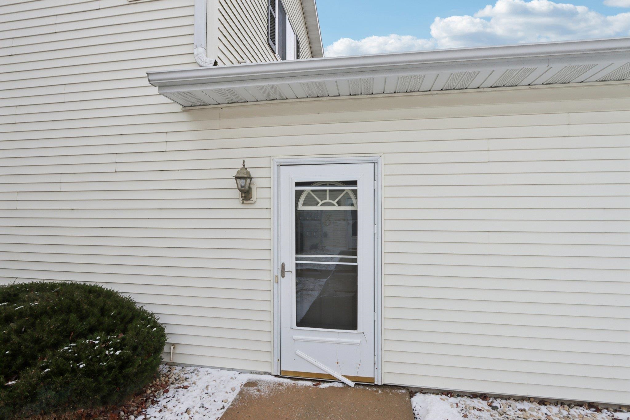 1608 Commonwealth Drive Fort Atkinson, WI 53538 - Photo 5 of 36