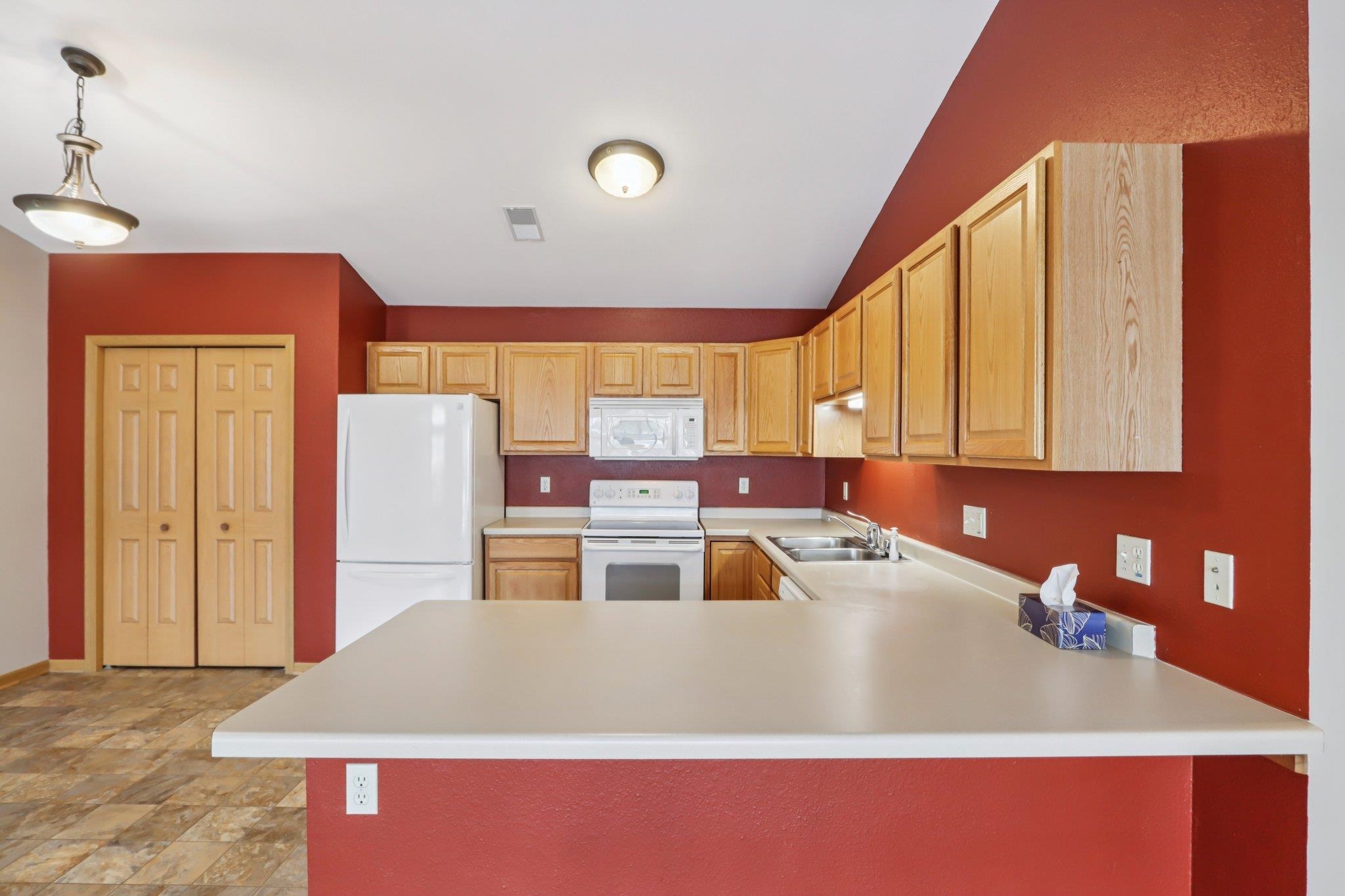 1608 Commonwealth Drive Fort Atkinson, WI 53538 - Photo 10 of 36