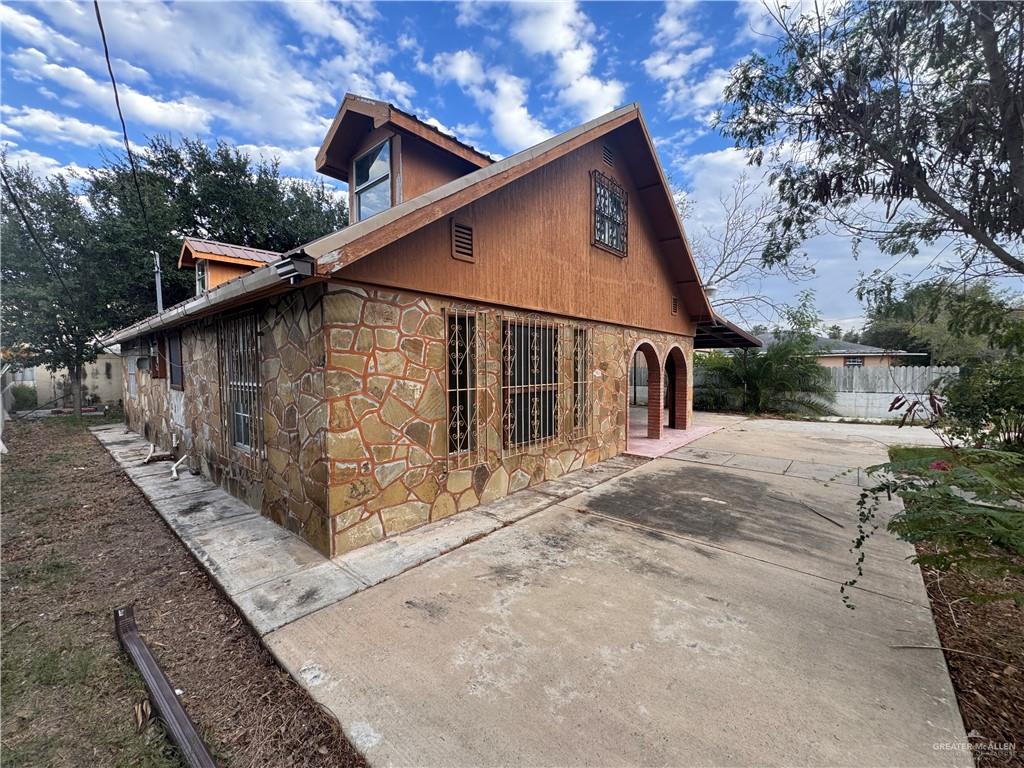 1306 North Rau-Con Street Roma, TX 78584 - Photo 2 of 34 a view of back yard of the house