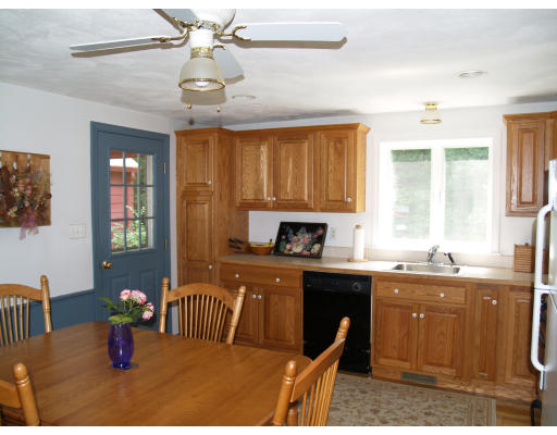 39 Horseshoe Road Chelmsford, MA 01824 - Photo 7 of 20 Gallery Image 7