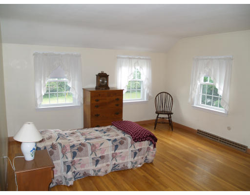 39 Horseshoe Road Chelmsford, MA 01824 - Photo 10 of 20 Gallery Image 10