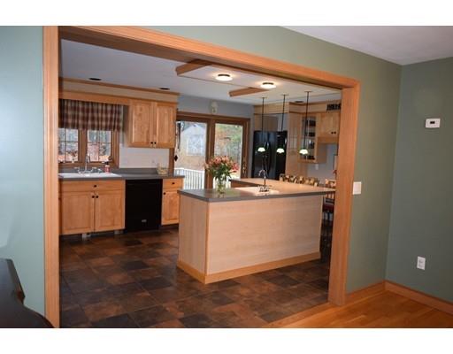 89 Dr Braley Road Freetown, MA 02717 - Photo 4 of 16 Gallery Image 4