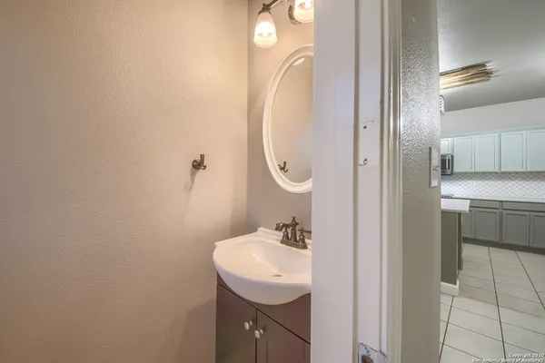 $2,000 | 503 Willow Grove Drive, San Antonio, TX 78245