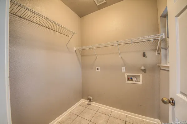 $2,000 | 503 Willow Grove Drive, San Antonio, TX 78245