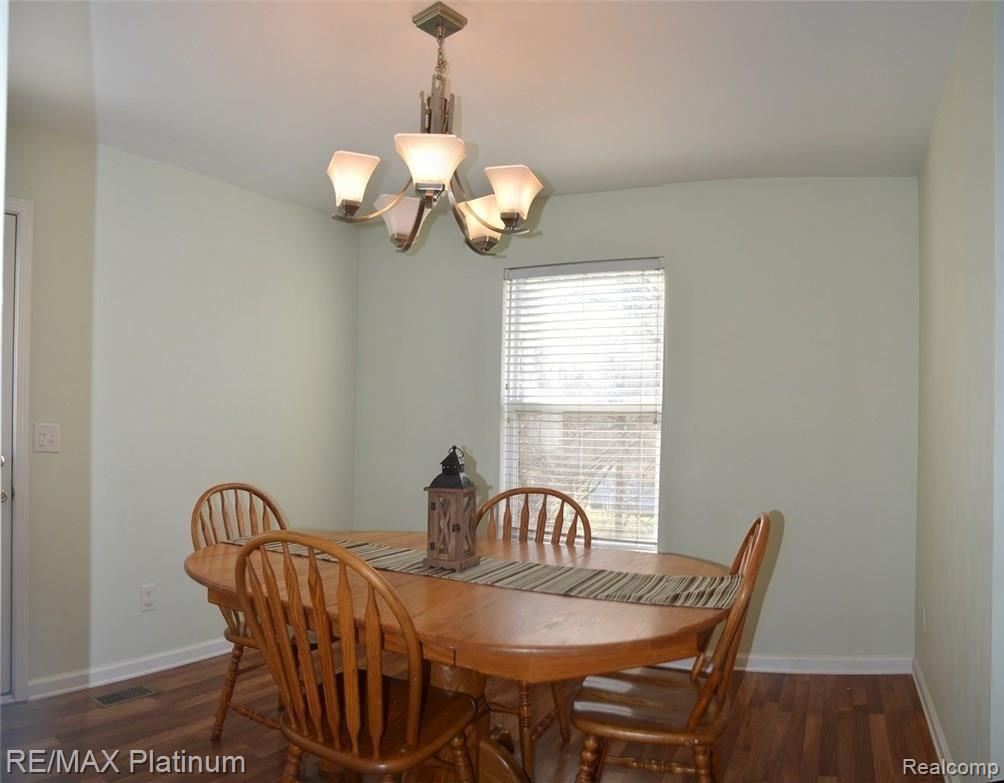 428 Montclair Court Howell, MI 48843 - Photo 8 of 19 DSC_0244 Panorama.jpg