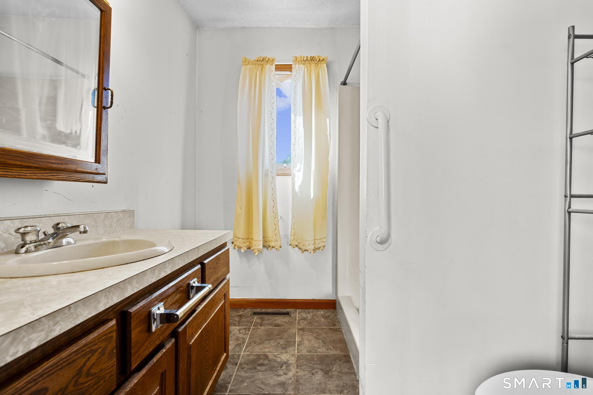 75 Allston Road Newington, CT 06111 - Photo 19 of 33 Gallery Image 19