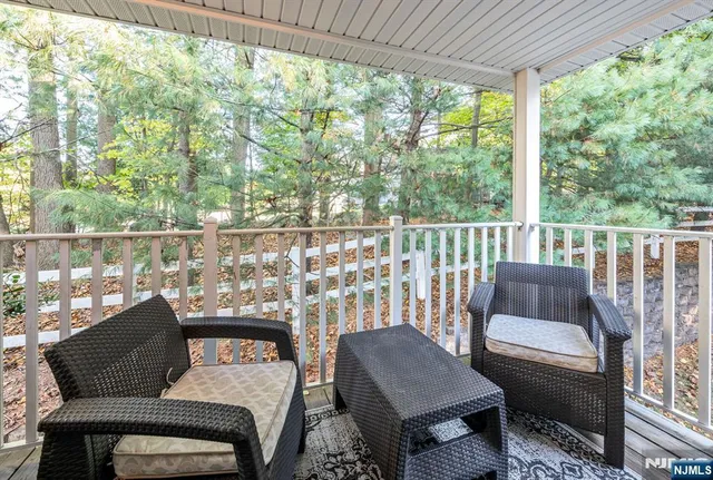 $575,000 | 1034 Castle Road, Mahwah, NJ 07430