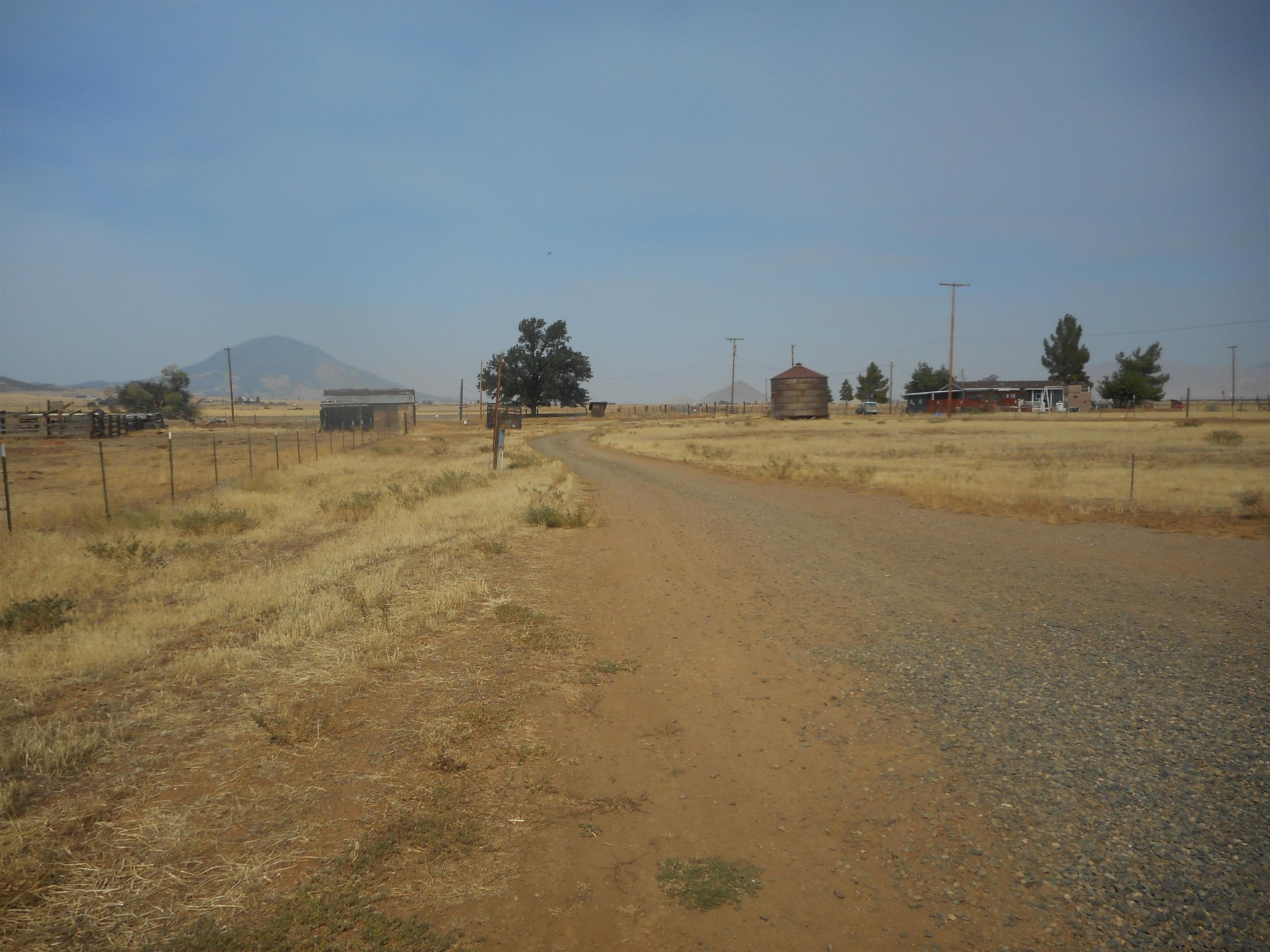 7638 Shelley Road Montague, CA 96064 - Photo 7 of 27 Gallery Image 7