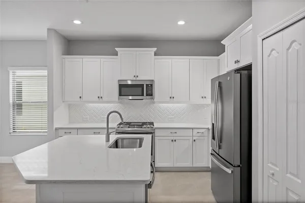 $2,800 | 4338 Tamarind Place, Bradenton, FL 34203