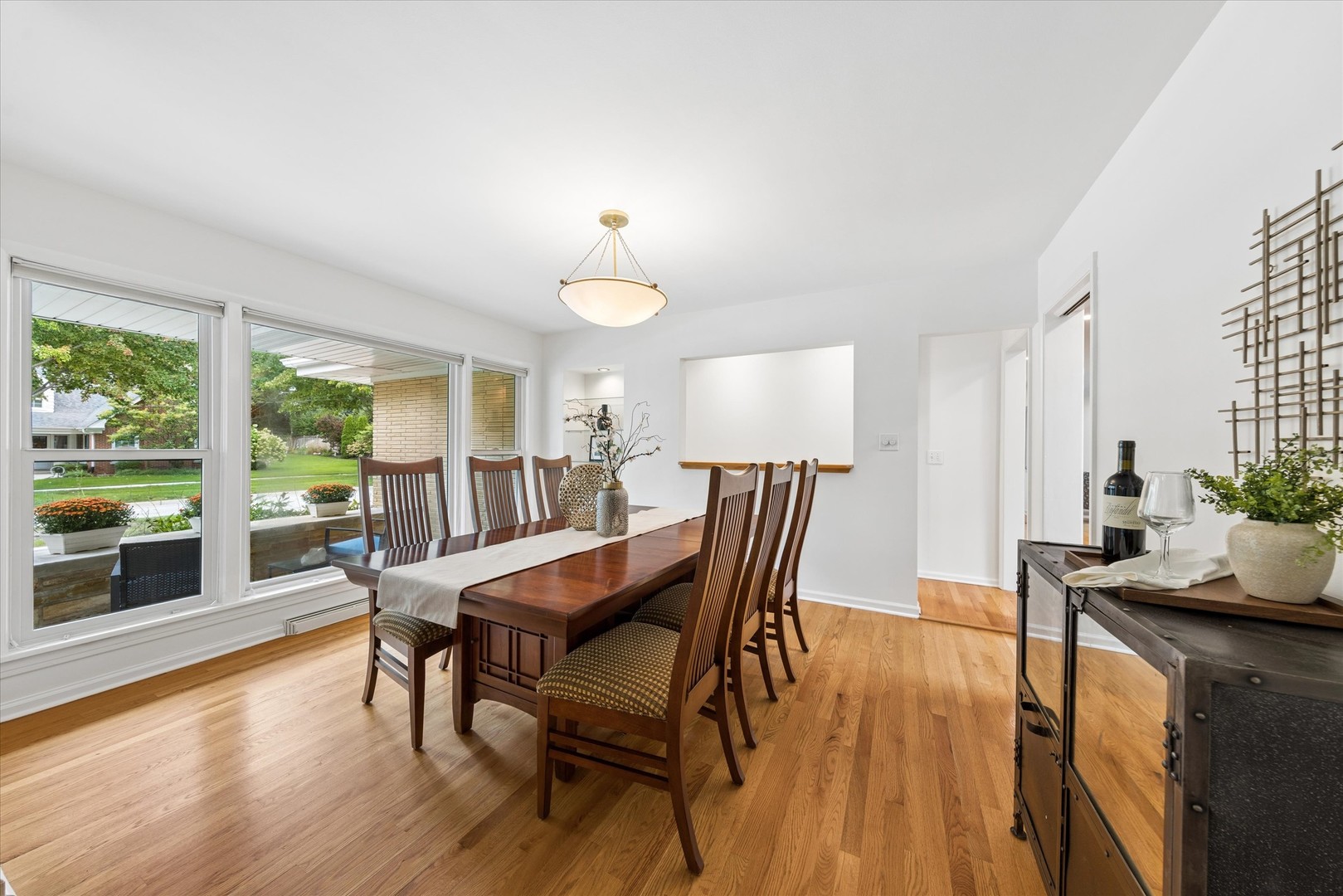 677 Wingate Road Glen Ellyn, IL 60137 - Photo 8 of 41 Gallery Image 8