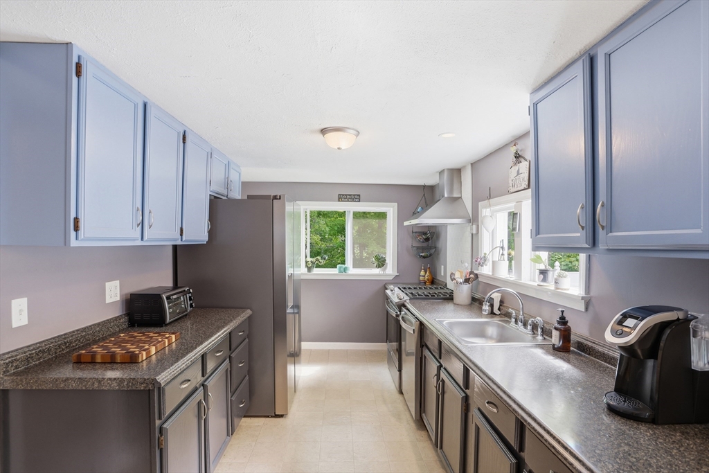 11 Mt Paul Road Tyngsborough, MA 01879 - Photo 14 of 42