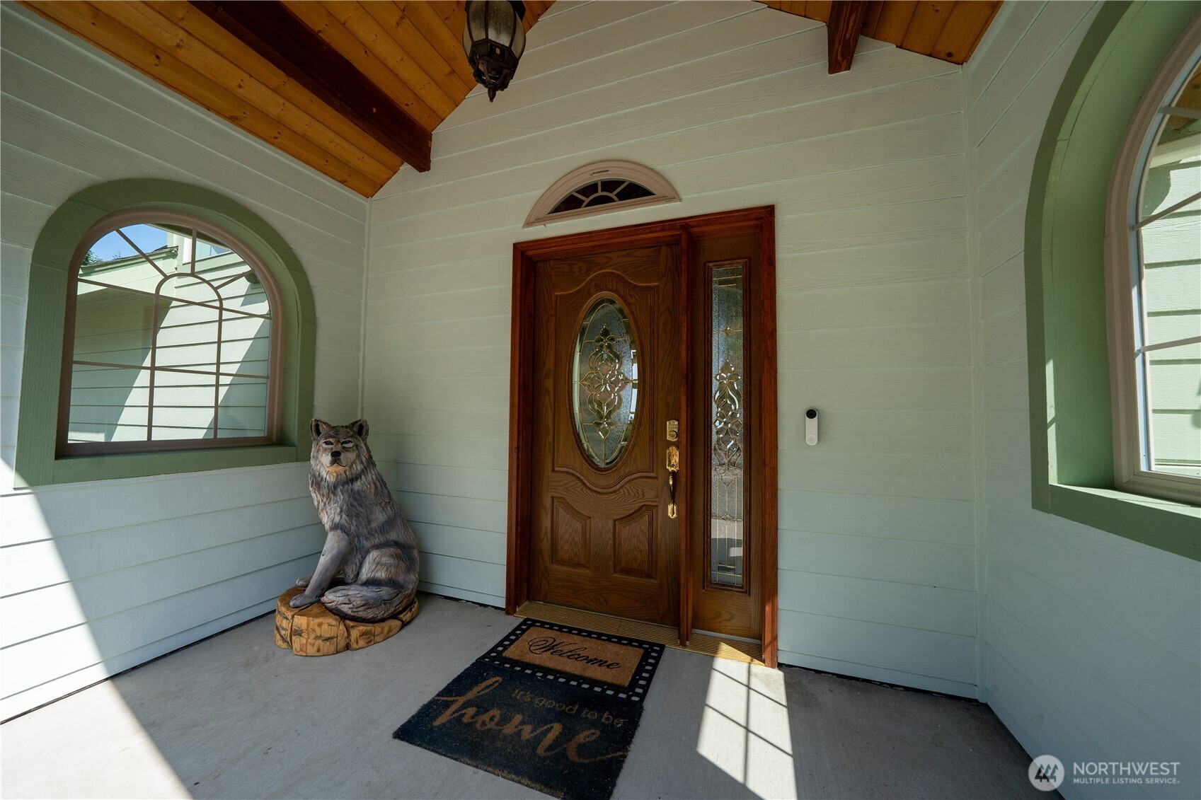 212 Maletti Hill Road Port Angeles, WA 98362 - Photo 6 of 37 a view of a entryway with wooden floor
