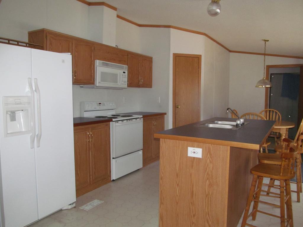 402 Back Lake Road Pittsburg, NH 03592 - Photo 3 of 17
