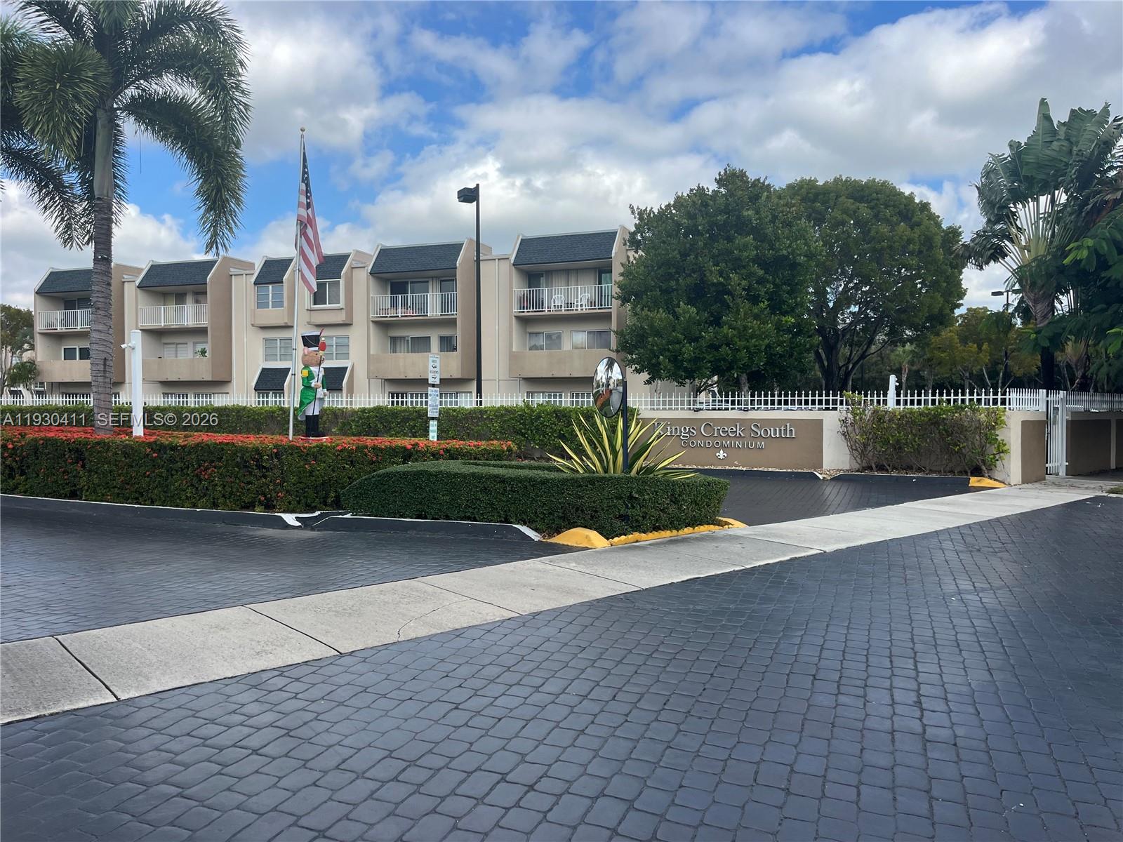 7725 Southwest 86th Street, Unit A1314 Miami, FL 33143 - Photo 2 of 11
