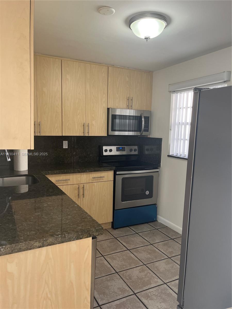 7725 Southwest 86th Street, Unit A1314 Miami, FL 33143 - Photo 9 of 12