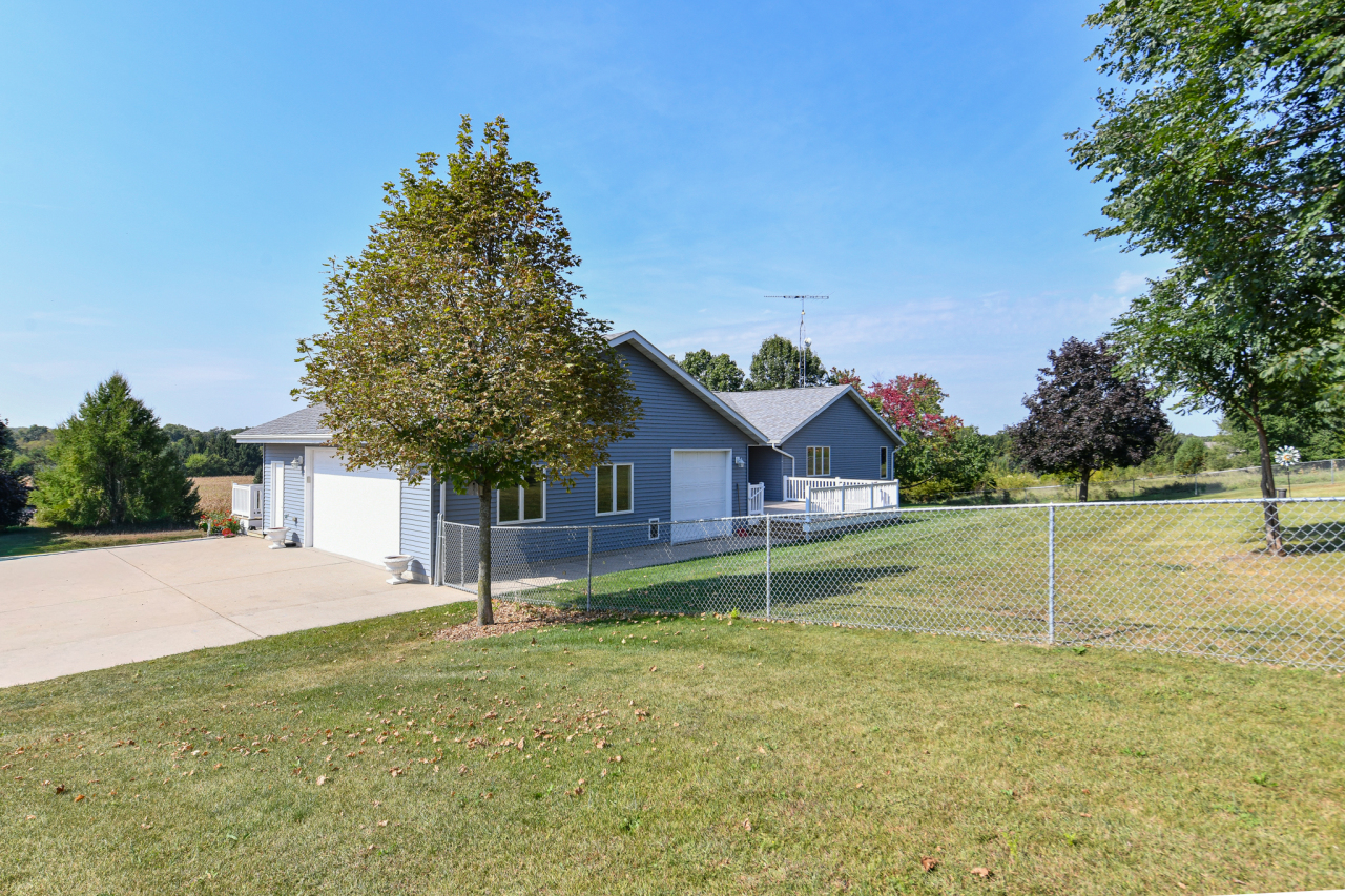 9702 West State Road 81 Beloit, WI 53511 - Photo 40 of 60 Angle View