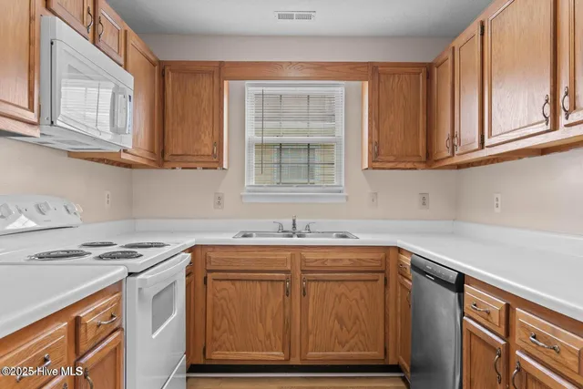 $1,550 | 2045 Derby Run Road, Jacksonville, NC 28546