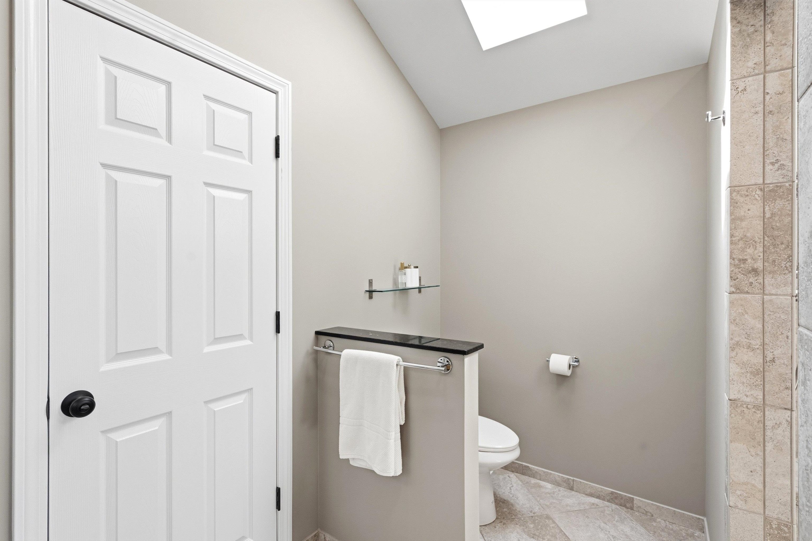 34 Shore Drive Salem, NH 03079 - Photo 17 of 53