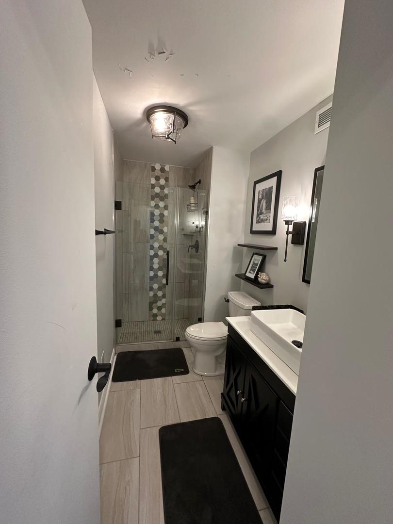 6033 North Sheridan Road, Unit 17H Chicago, IL 60660 - Photo 16 of 19