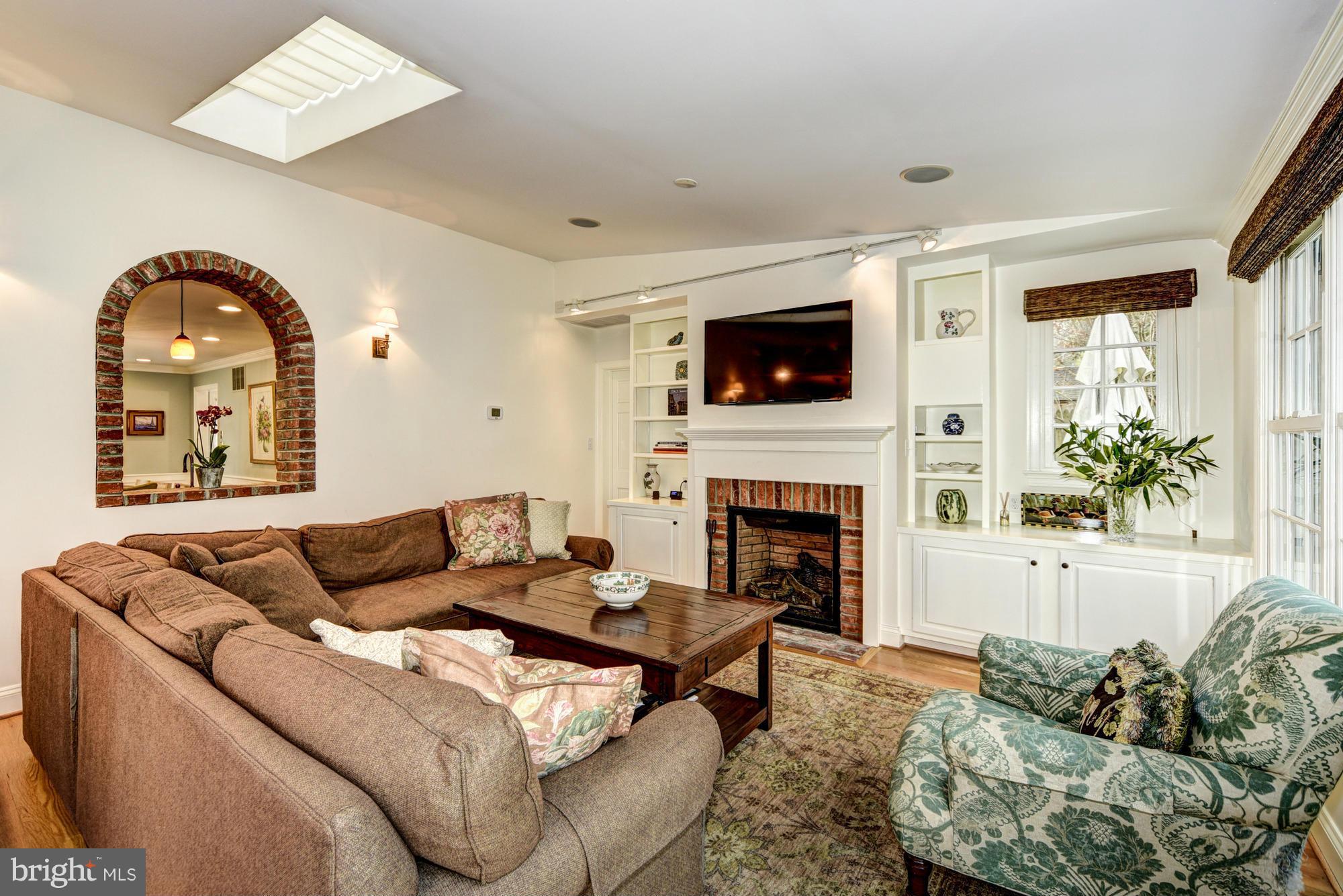 5102 Allan Road Bethesda, MD 20816 - Photo 12 of 25 Entertaining is Easy