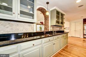 5102 Allan Road Bethesda, MD 20816 - Photo 7 of 25 Granite Serving Buffet / Wet Bar in Dining Room
