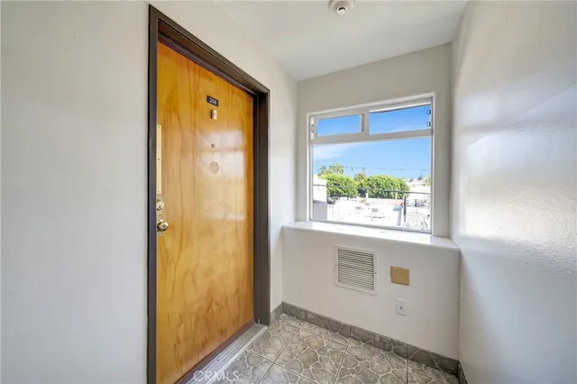 $1,495 | 316 South New Hampshire Avenue, Unit 208, Los Angeles, CA 90020