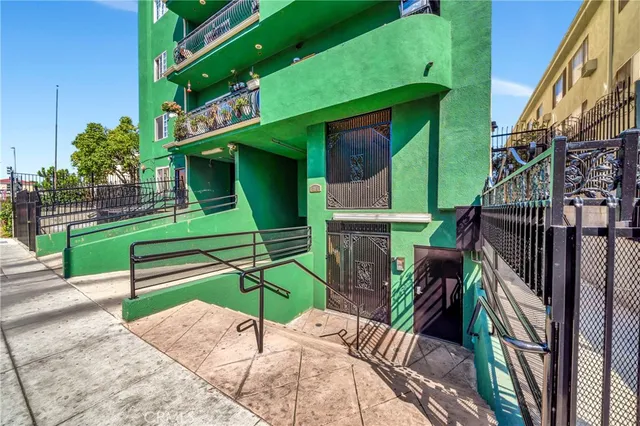 $1,495 | 316 South New Hampshire Avenue, Unit 208, Los Angeles, CA 90020