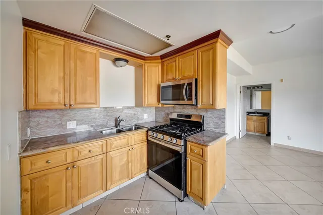 $1,495 | 316 South New Hampshire Avenue, Unit 208, Los Angeles, CA 90020