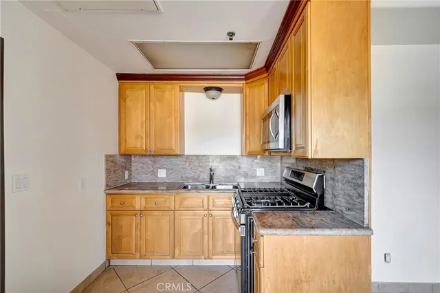 $1,495 | 316 South New Hampshire Avenue, Unit 208, Los Angeles, CA 90020